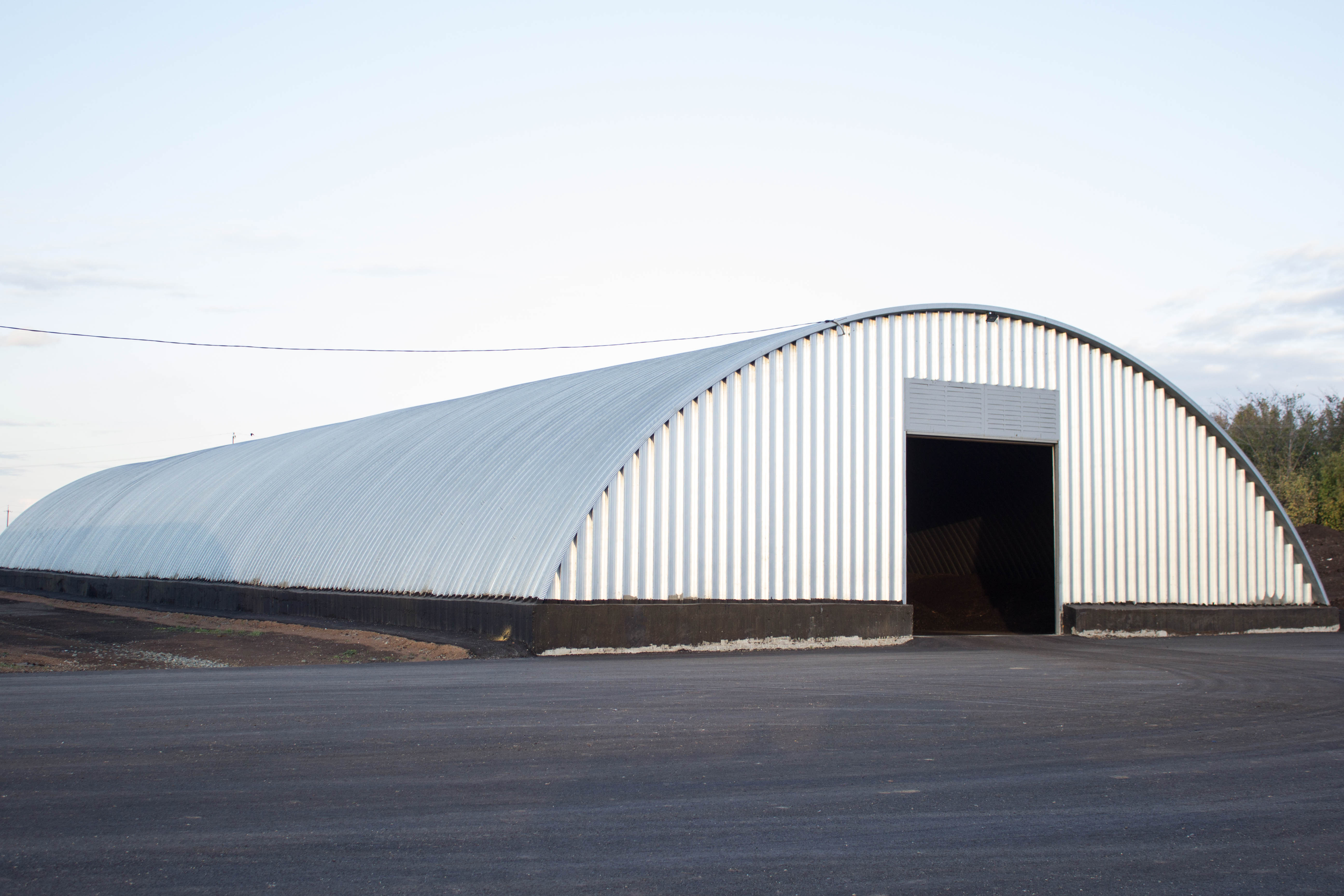 Быстровозводимые бескаркасные ангары