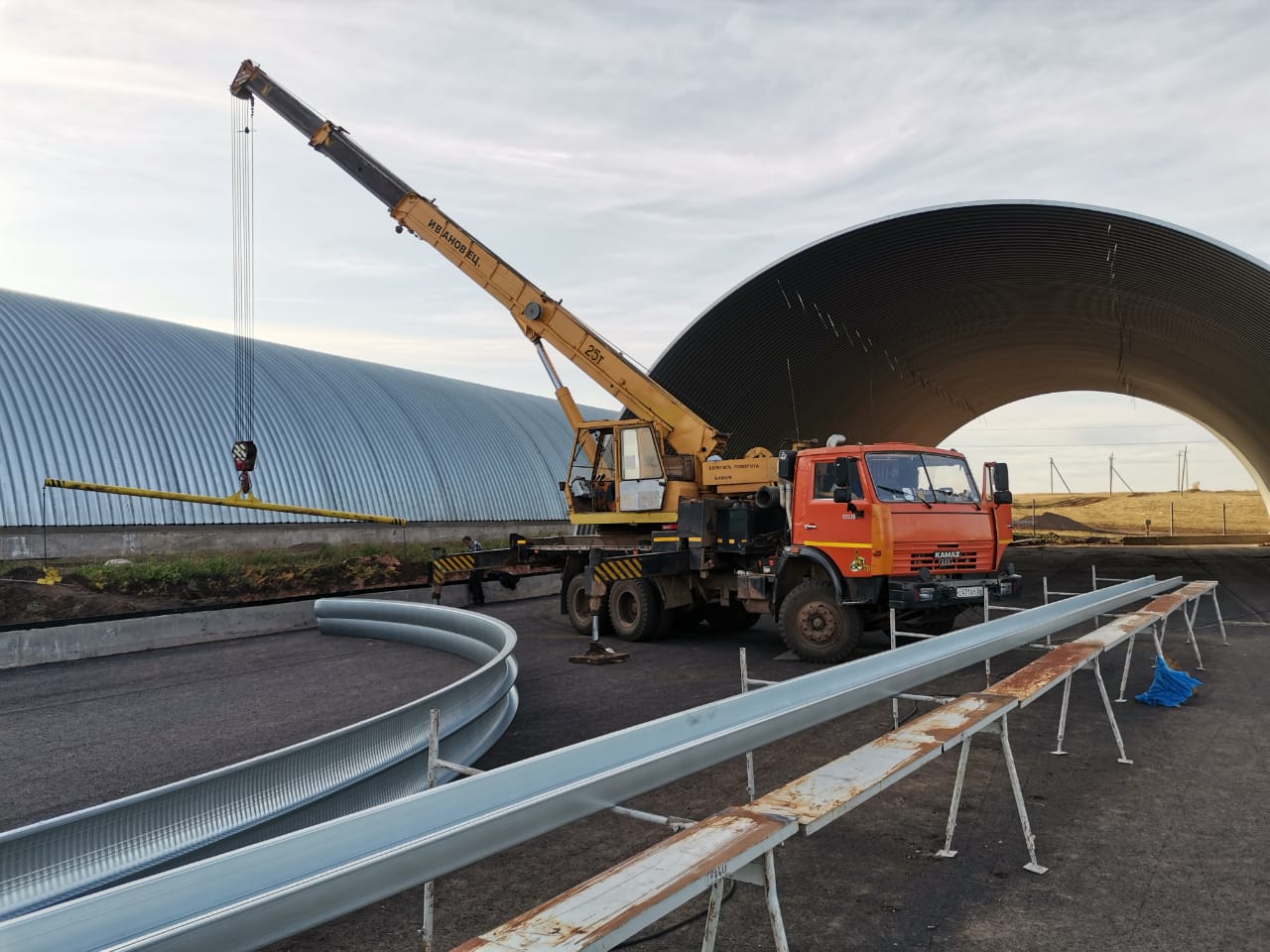 Быстровозводимые бескаркасные ангары
