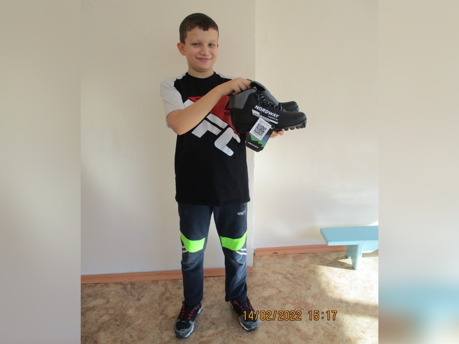 Krovelson подарил спортсмену лыжные ботинки Krovelson подарил спортсмену лыжные ботинки