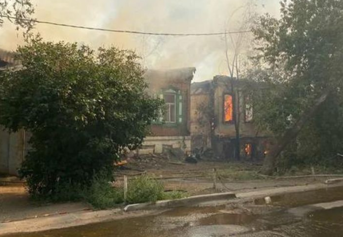Krovelson помогает погорельцам с Почтового переулка Krovelson помогает погорельцам с Почтового переулка